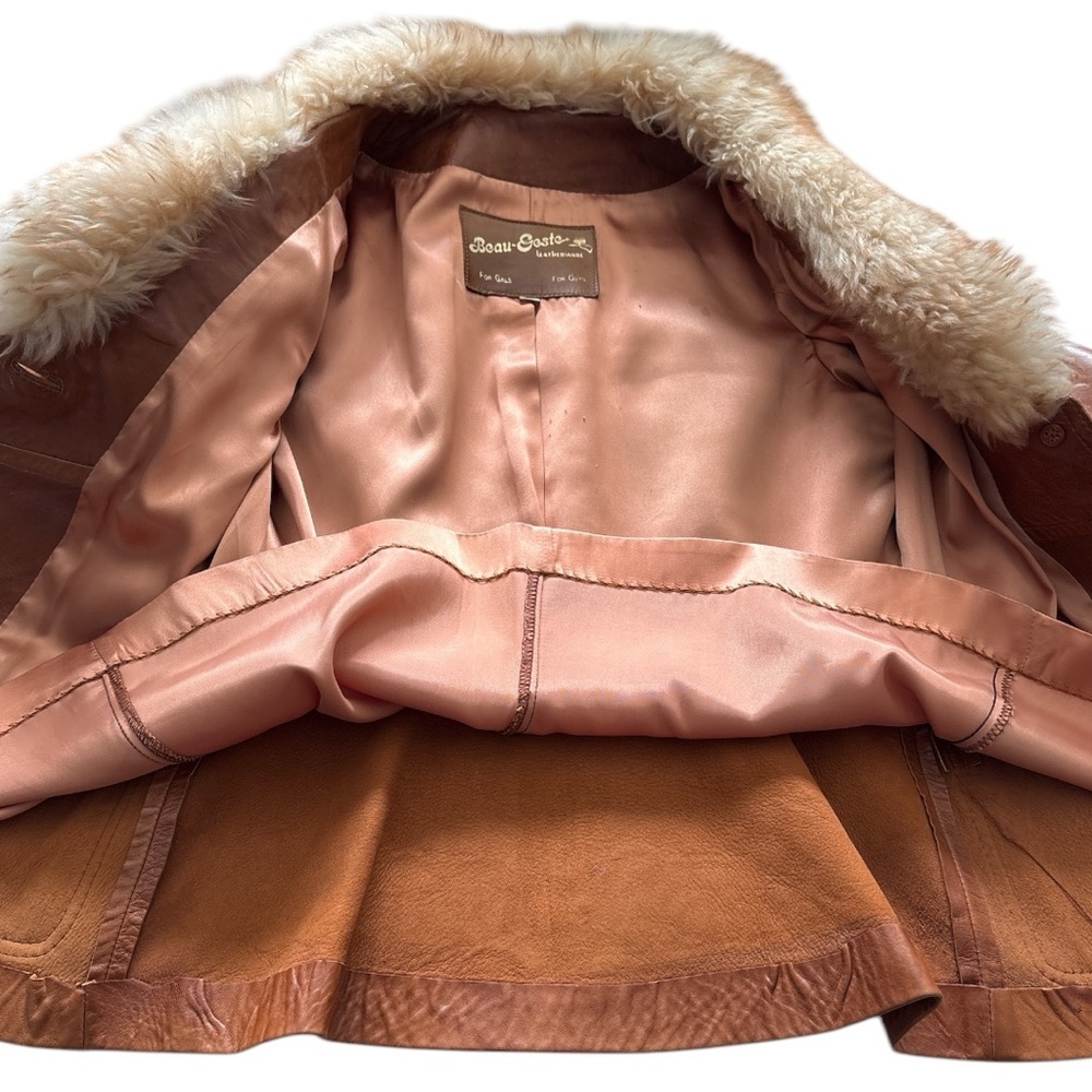 Vintage leather jacket with fur collar - Picture 6 of 8